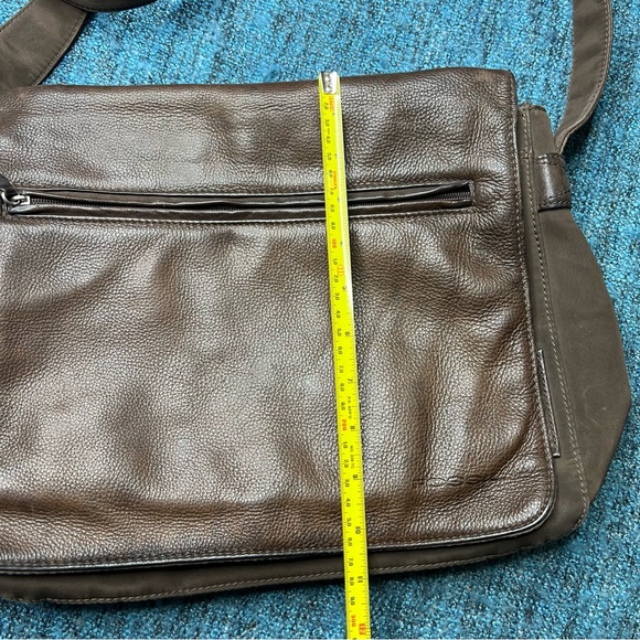 Fossil Genuine Leather Messenger Bag Crossbody Book Bag in Brown - Picture 6 of 11